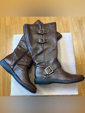 BOC Brown Faux Leather Boots - size 10M